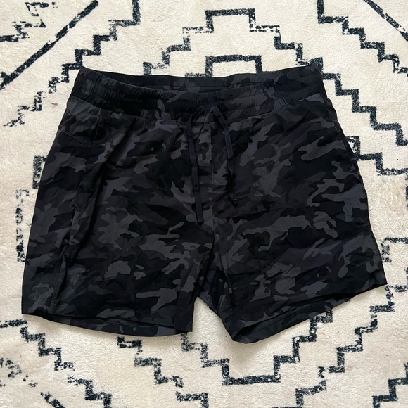 Athletic shorts - Picture 1 of 1